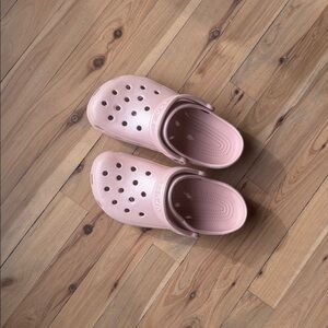 CROCS beautiful Light Pink Shimmer -excellent cond😍